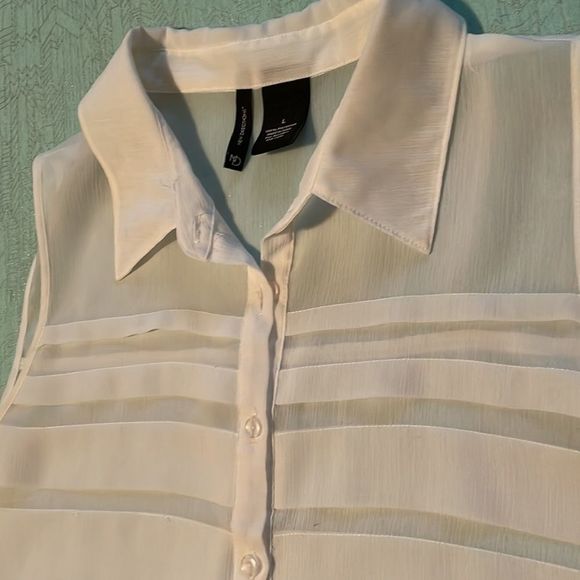 New Directions sheer white sleeveless button front top size L EUC - Picture 10 of 15